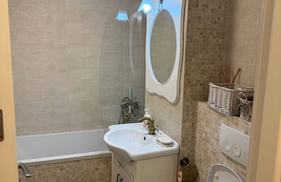 Rent of a comfortable 3-room apartment, 70 m², Constanța, Romania